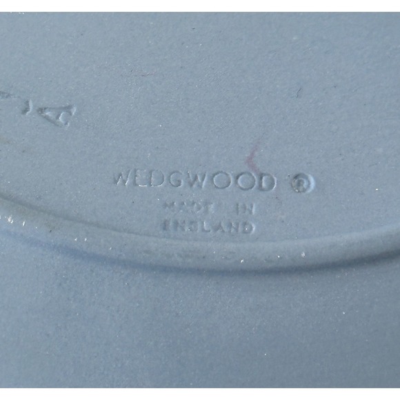 Marshall Fields 1852 - 1982 Commemorative Plate Blue Clock Design - Wedgwood - Picture 5 of 5